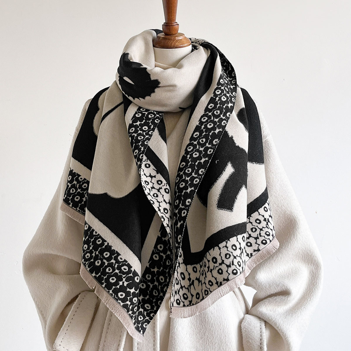 Sjaal Dames Grote Bloem Jacqua - Cashmere Scarf recensie en prijs